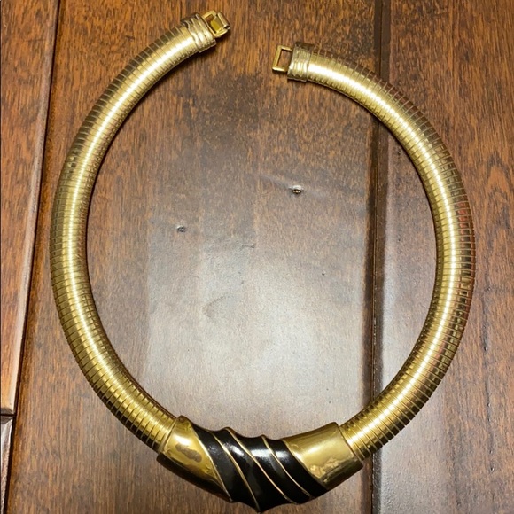 Gold and black collar necklace - Picture 6 of 6